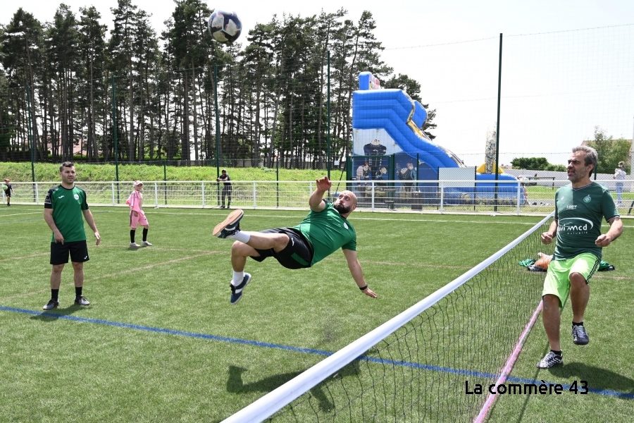 découvrez le tournoi balle rouge à saint-ferréol-d'auroure, un rendez-vous incontournable pour supporter la relève du tennis et encourager les jeunes talents locaux.