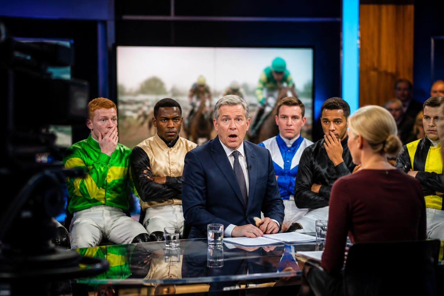 suivez en direct sur itv le dénouement inattendu de l'affaire de racisme impliquant les jockeys de cheltenham, avec des scènes surprenantes à ne pas manquer.