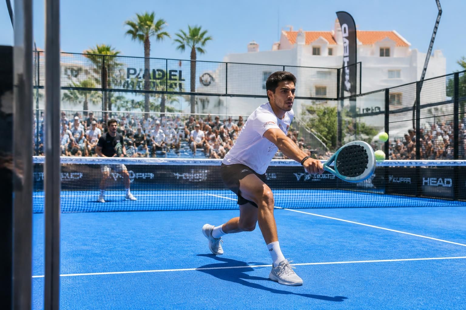 découvrez comment je suis devenu accro à la fièvre du padel au portugal, une passion qui allie plaisir, sport et culture dans un cadre unique.